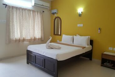 هتل Serenity By The Sea Beach Resort