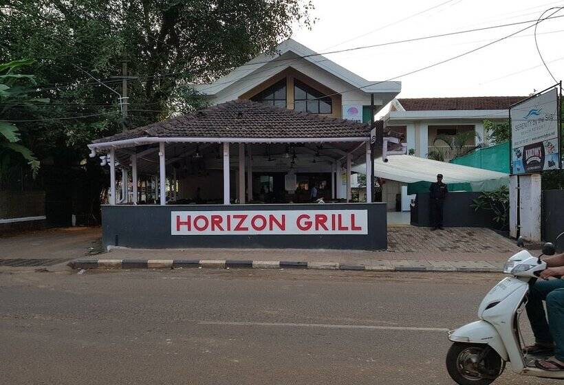 هتل Serenity By The Sea Beach Resort