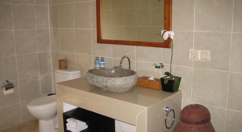 هتل The Beach House Resort