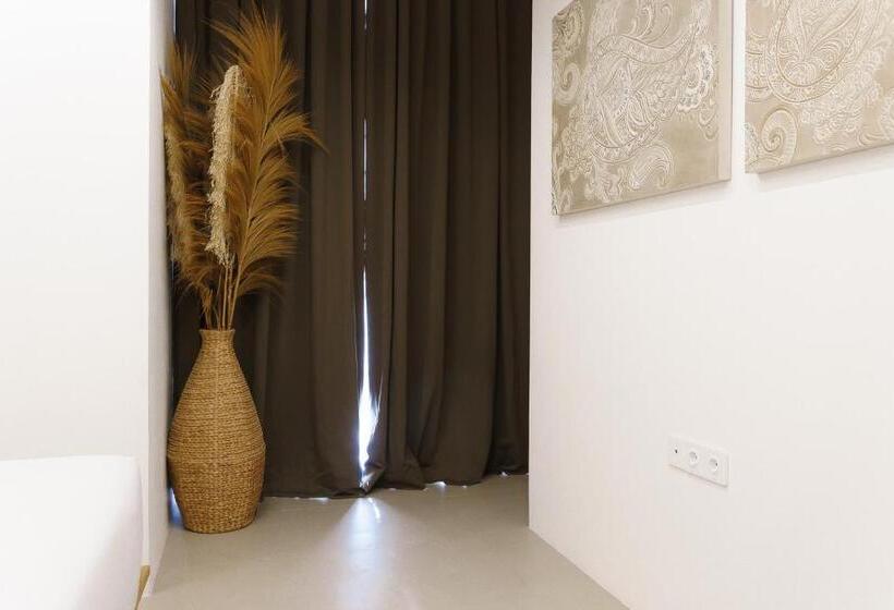 هتل Umalas Creek Villas