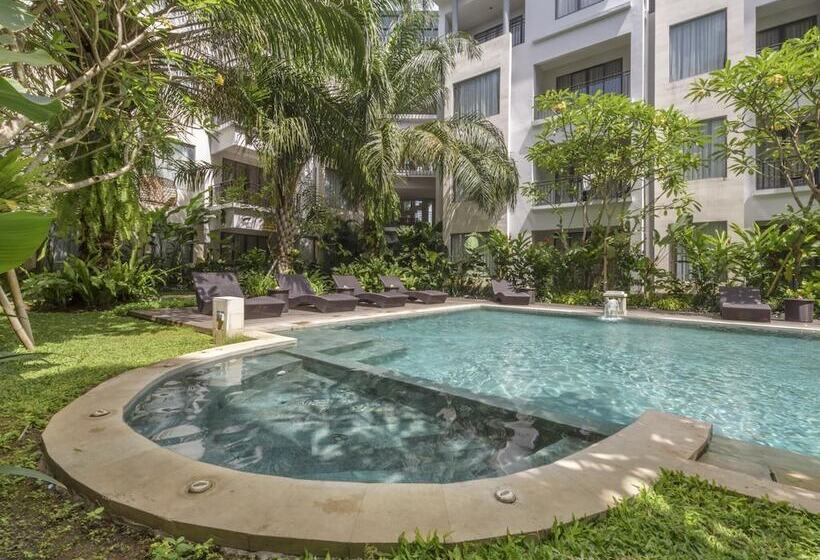 هتل Umalas Creek Villas