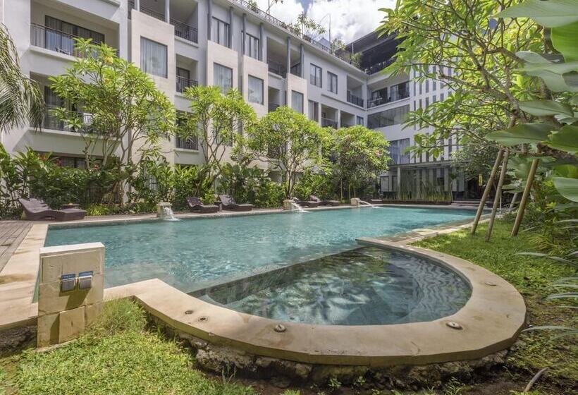 هتل Umalas Creek Villas