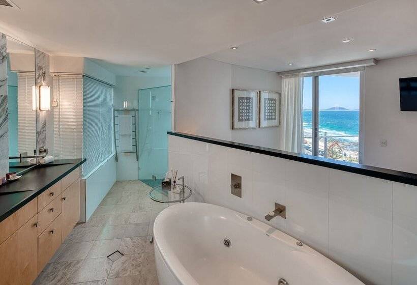 منتجع Oceans Mooloolaba