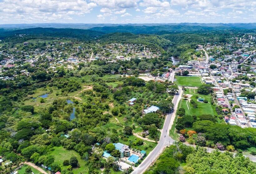 استراحتگاه Midas Belize