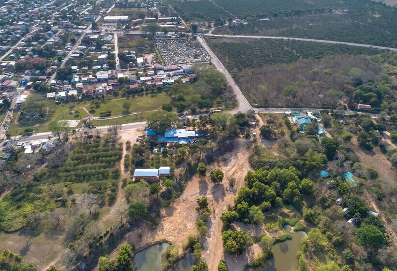 استراحتگاه Midas Belize