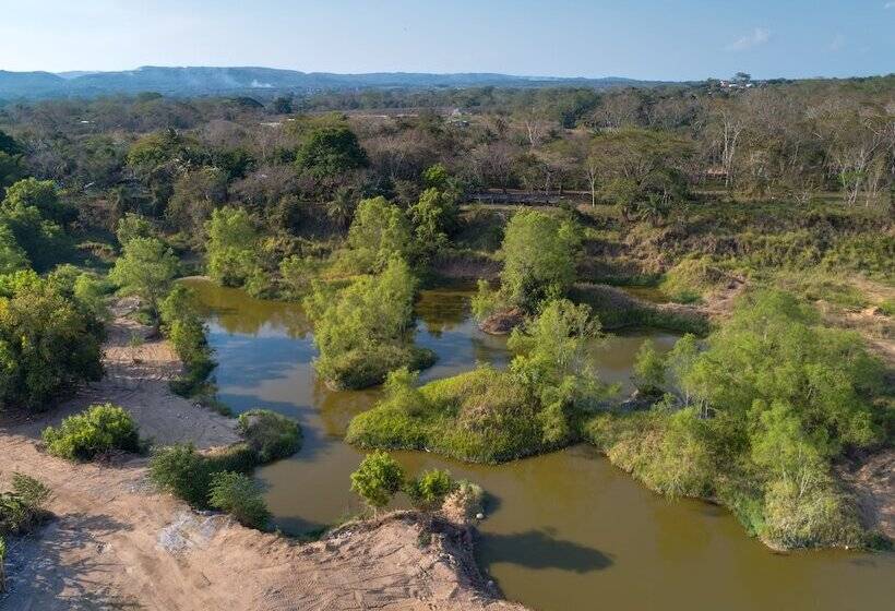 استراحتگاه Midas Belize