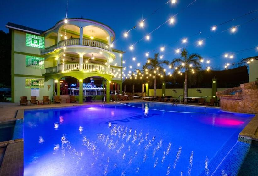 استراحتگاه Midas Belize