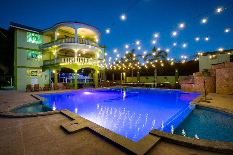 استراحتگاه Midas Belize