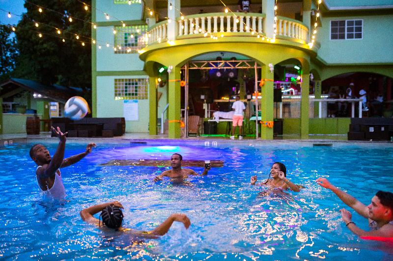 استراحتگاه Midas Belize