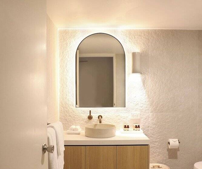 استراحتگاه The Lord Byron