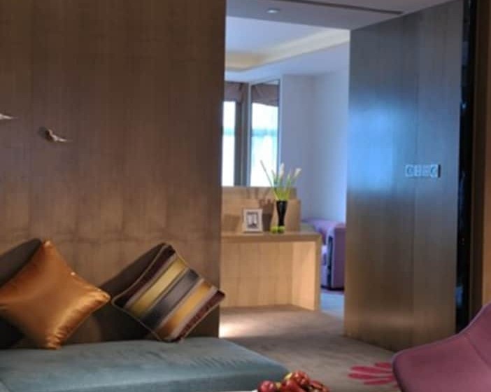 Wongtee V Hotel