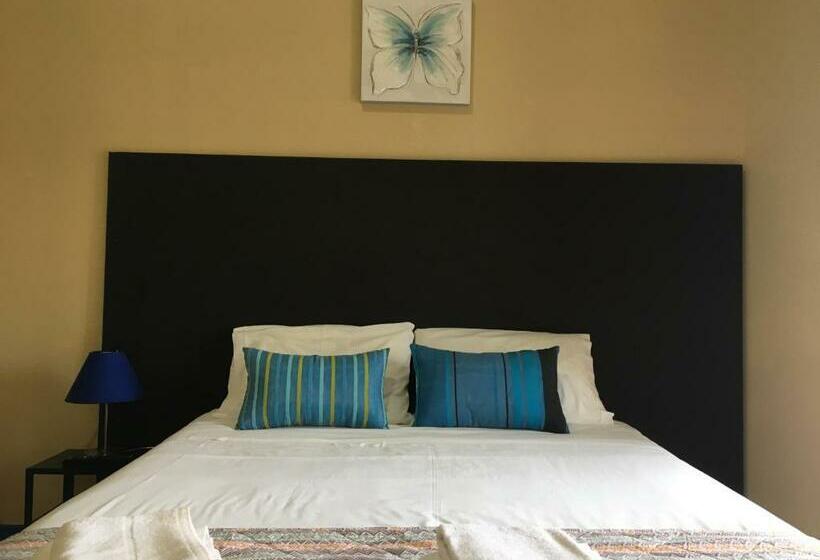 هاستل Aveiro Train Guesthouse