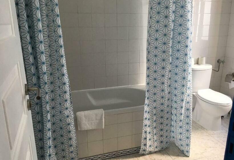 هاستل Aveiro Train Guesthouse