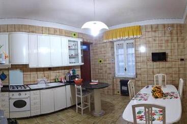 تختخواب و صبحانه Michela Home
