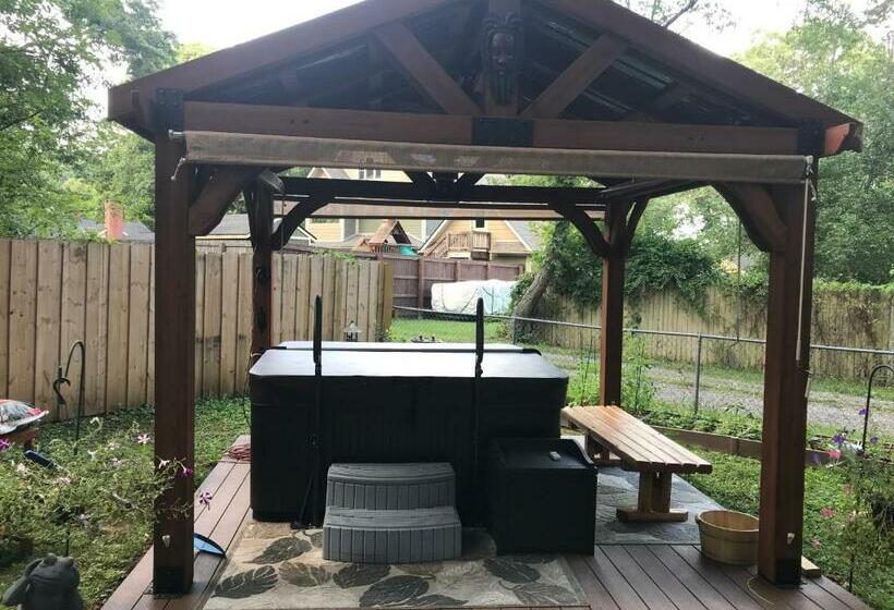 Пансион Ed & Rosie S Place
