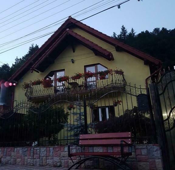 ペンション Ika House