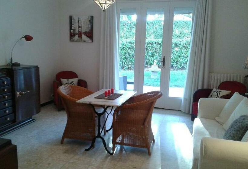 مبيت وإفطار Domaine De Lazuel