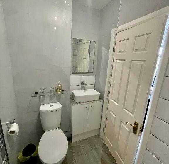 پانسیون White Wings