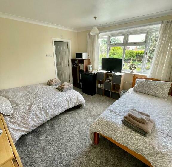 پانسیون White Wings