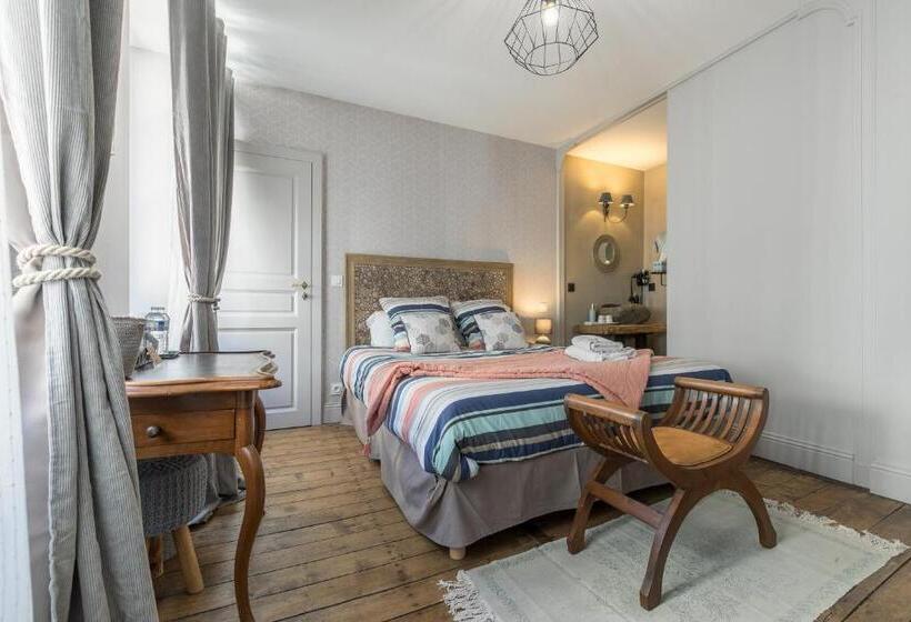 مبيت وإفطار Le Logis D Augustin