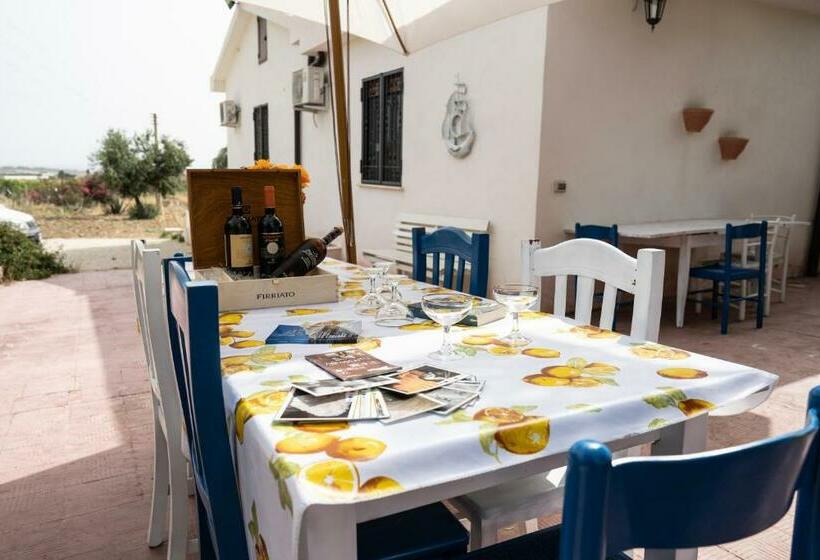 تختخواب و صبحانه Capinera