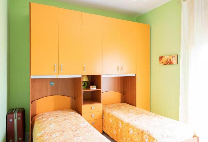 تختخواب و صبحانه Capinera