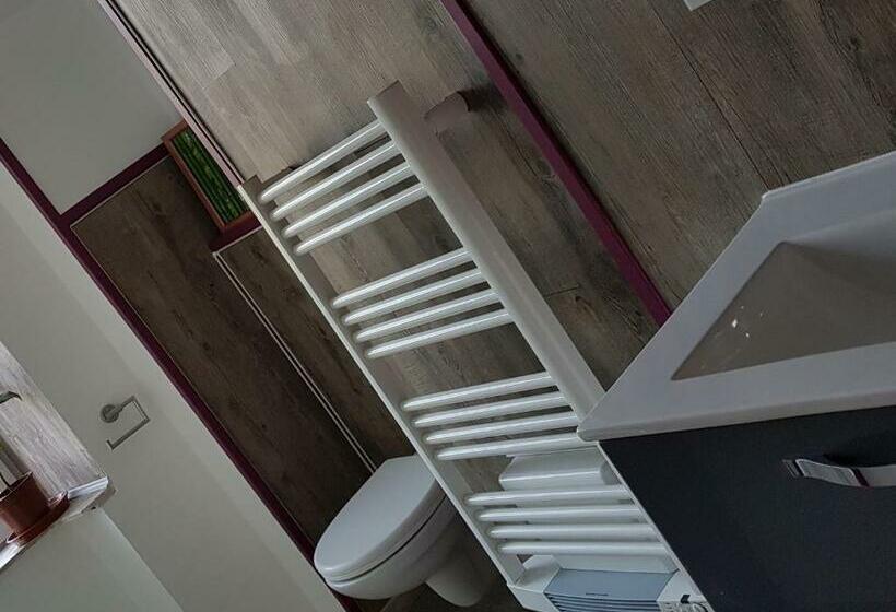 تختخواب و صبحانه De Passage Chez Lili