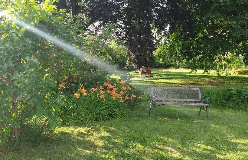 تختخواب و صبحانه De Passage Chez Lili