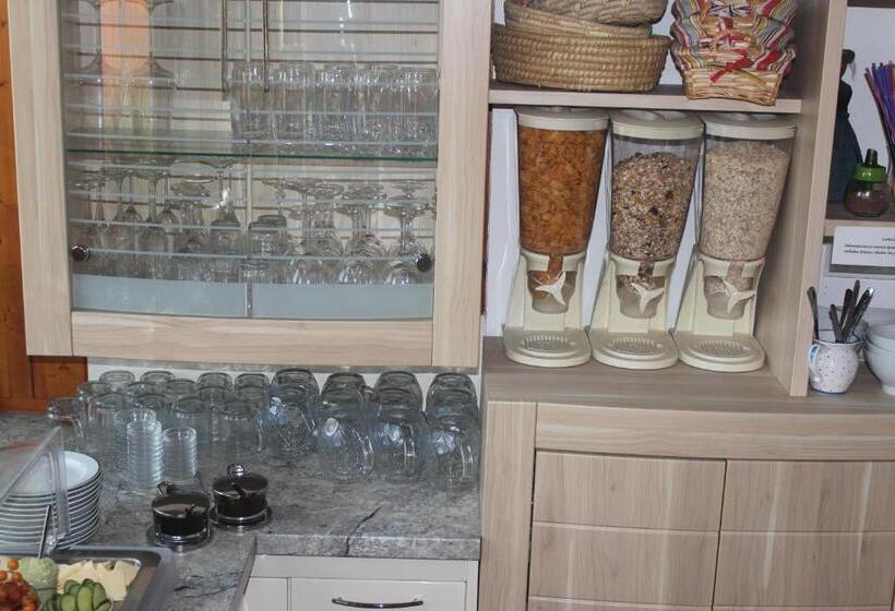 ベッドアンドブレックファースト Gästehaus Christa