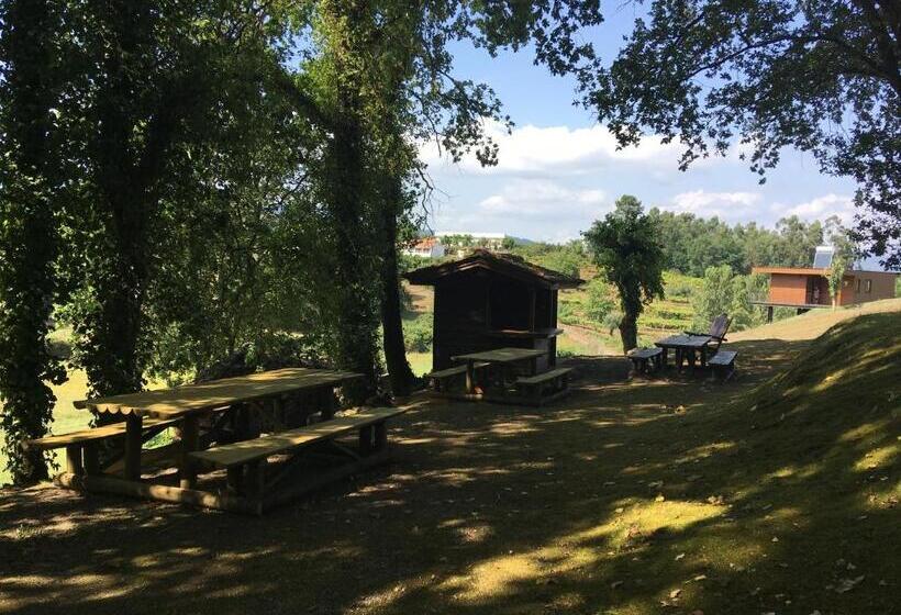 هتل Quinta De Silharezes, Lda