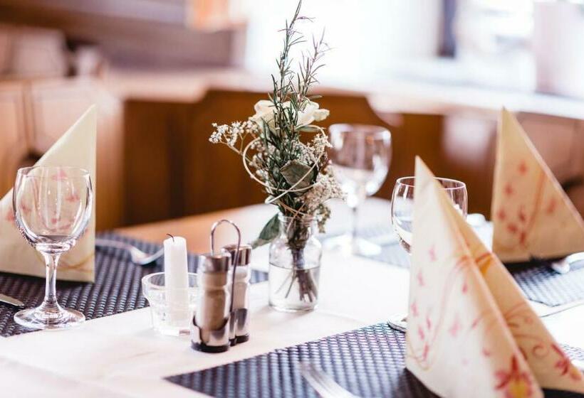 فندق Restaurant Haus Zwicker