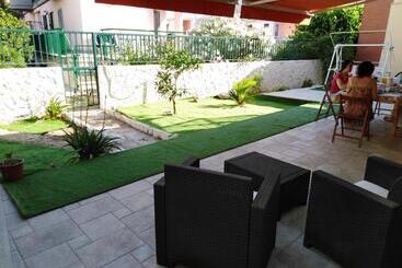 پانسیون House La Palma
