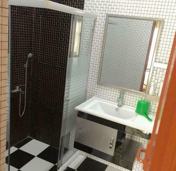 هاستل Penginapan Muslim Yuni Inn