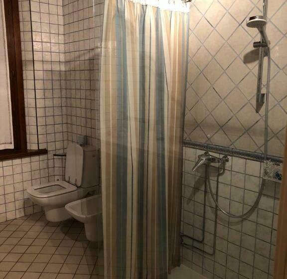 مبيت وإفطار Via D  Este 8
