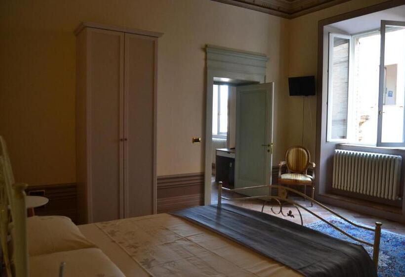 بنسيون Palazzo Roberti