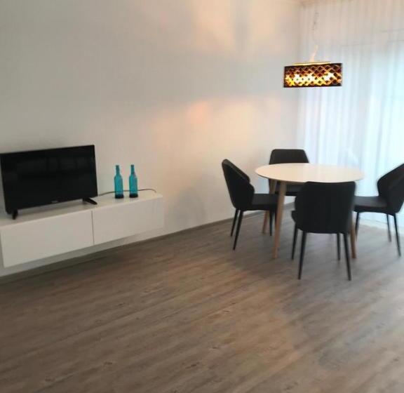 ユースホステル Apartments Benser Hof