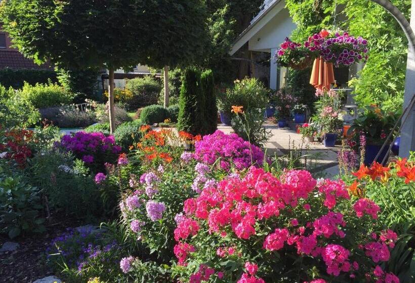 פנסיון Villa Auszeit