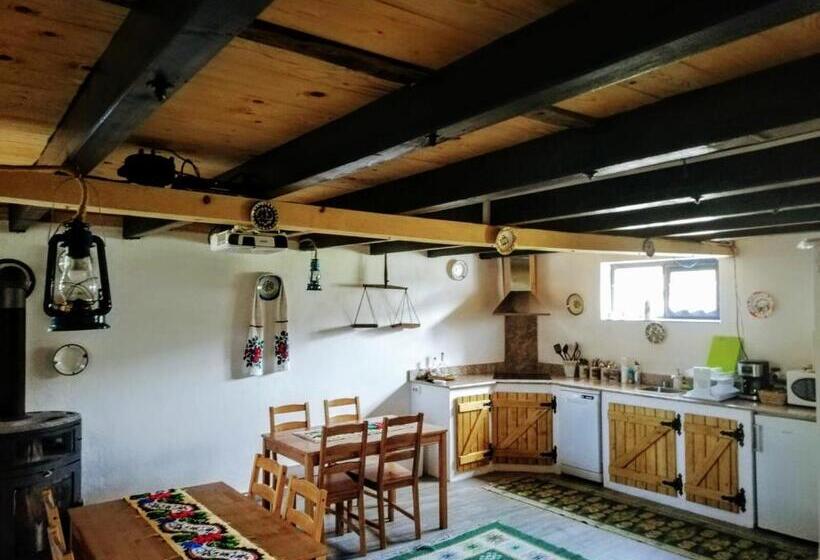 هتل Pajisti Verzi / Green Meadows Guest House