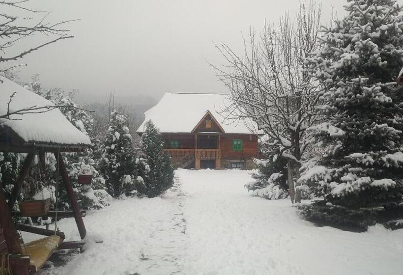 هتل Pajisti Verzi / Green Meadows Guest House