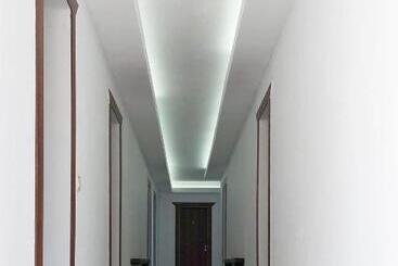هتل Villa Adrian