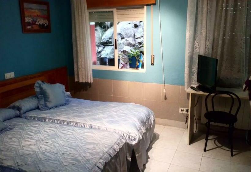 ペンション Hostal El Venero