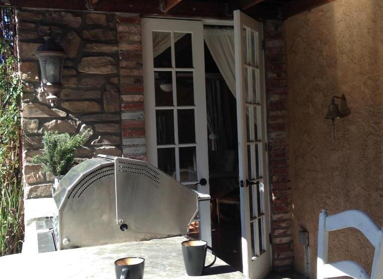 بنسيون Under The Tuscan Sun Cottage In West Los Angeles