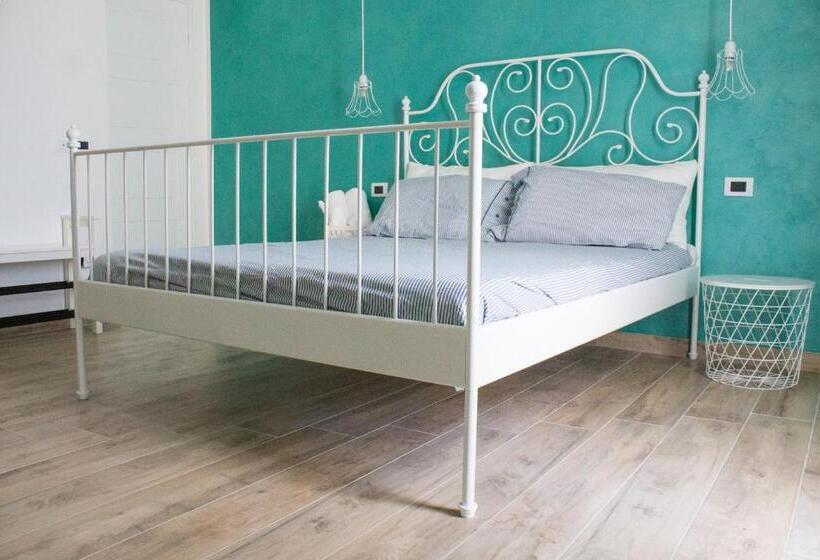 تختخواب و صبحانه Fanà