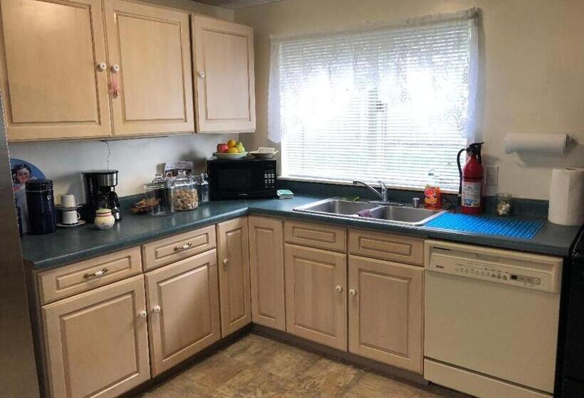 Brennan S B&b