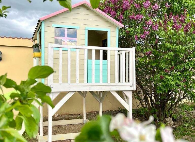 پانسیون Orchard Villa