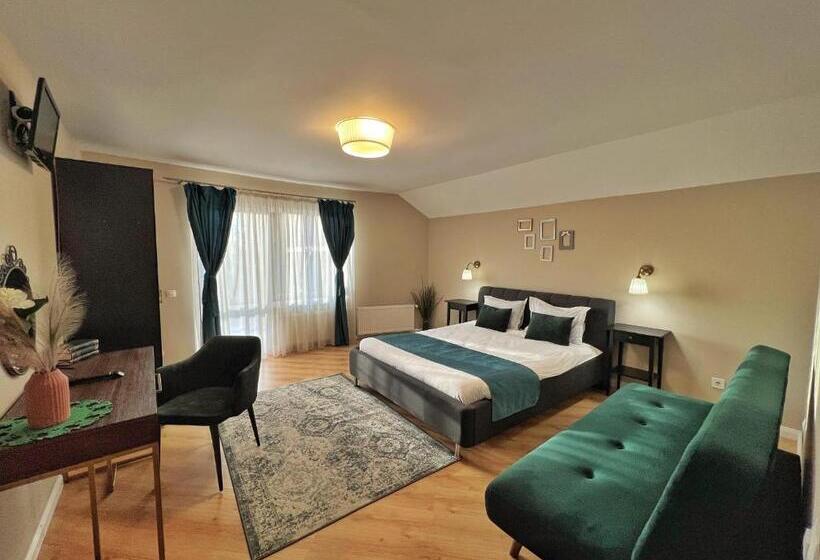 پانسیون Orchard Villa