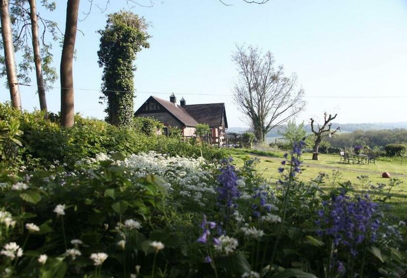 تختخواب و صبحانه Coombe Lodge Farm House