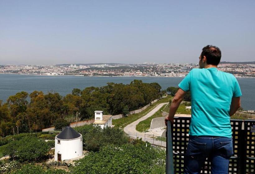 تختخواب و صبحانه Olá Belém! Cozy Windmill, Stunning Views To Lisboa