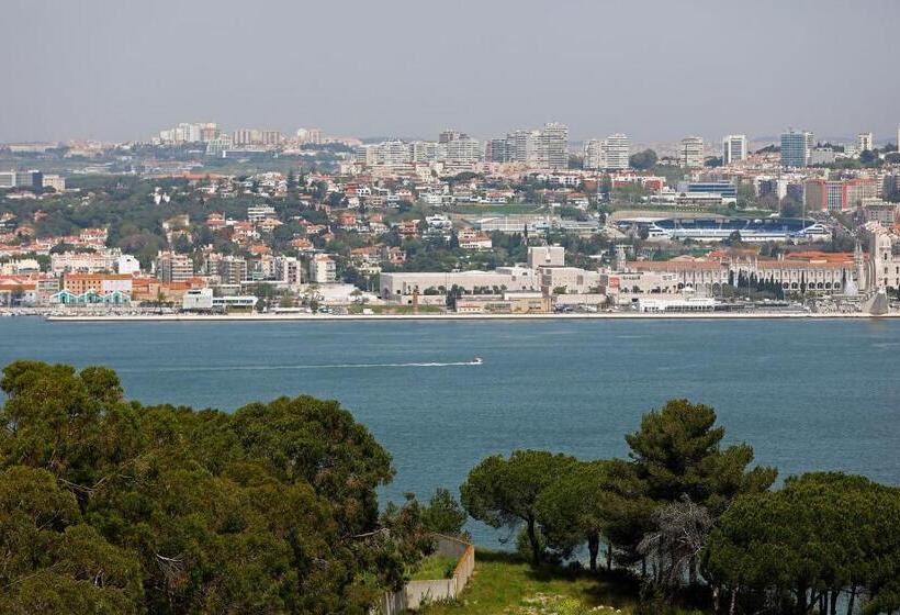 تختخواب و صبحانه Olá Belém! Cozy Windmill, Stunning Views To Lisboa