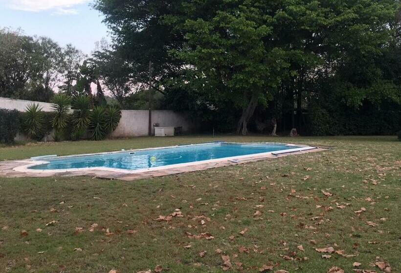 تختخواب و صبحانه Seven Gables